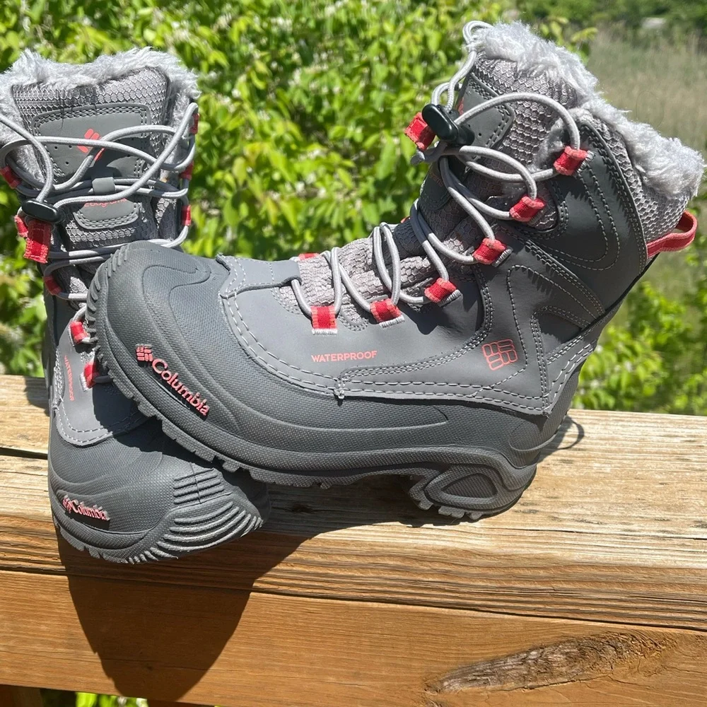 Columbia Charcoal and Red/Orange Winter Lace up waterproof Boots - Like New!